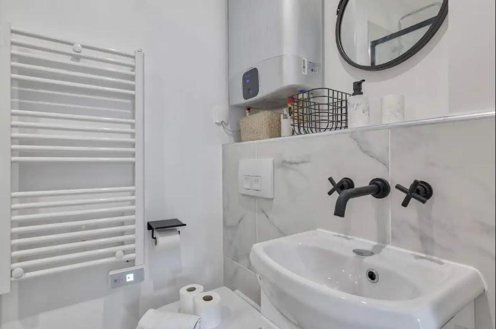 Appartement Cosy Proche Arc Triomphe - 2P Paris Luaran gambar